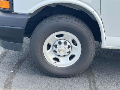2025 Chevrolet Express Cargo WT