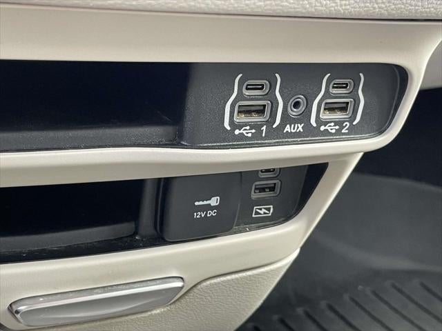 2022 Chrysler Pacifica Hybrid Touring L