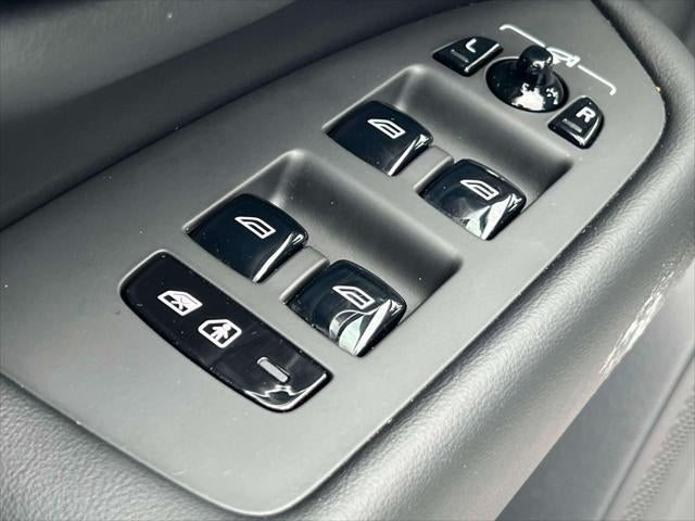 2024 Volvo XC90 Core Bright Theme