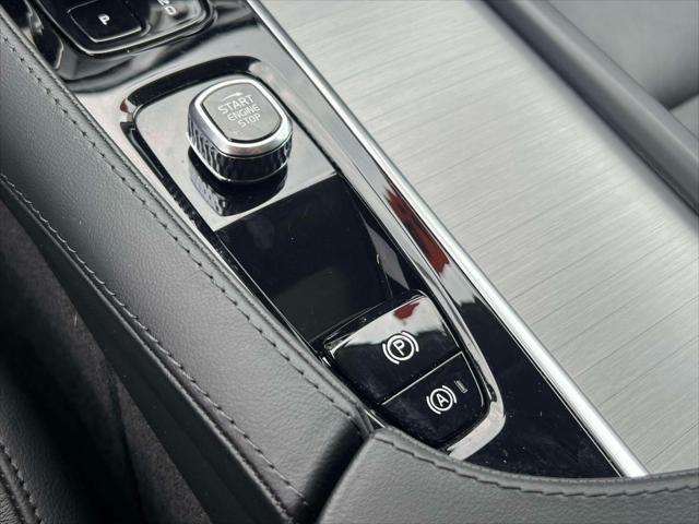 2024 Volvo XC90 Core Bright Theme
