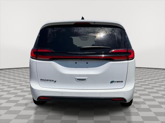 2024 Chrysler Pacifica Hybrid S Appearance Pkg