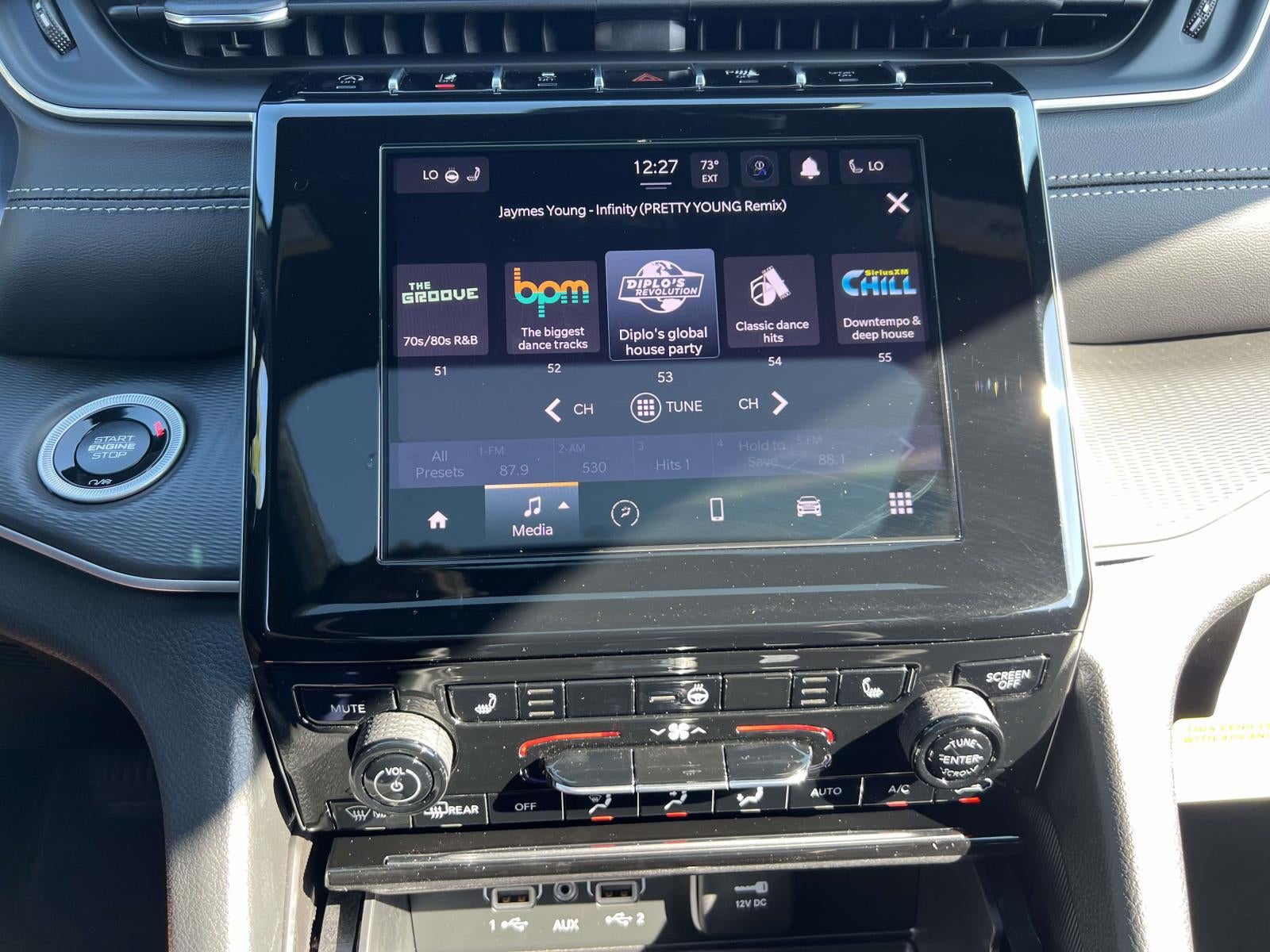 2025 Jeep Grand Cherokee GRAND CHEROKEE LAREDO X 4X4