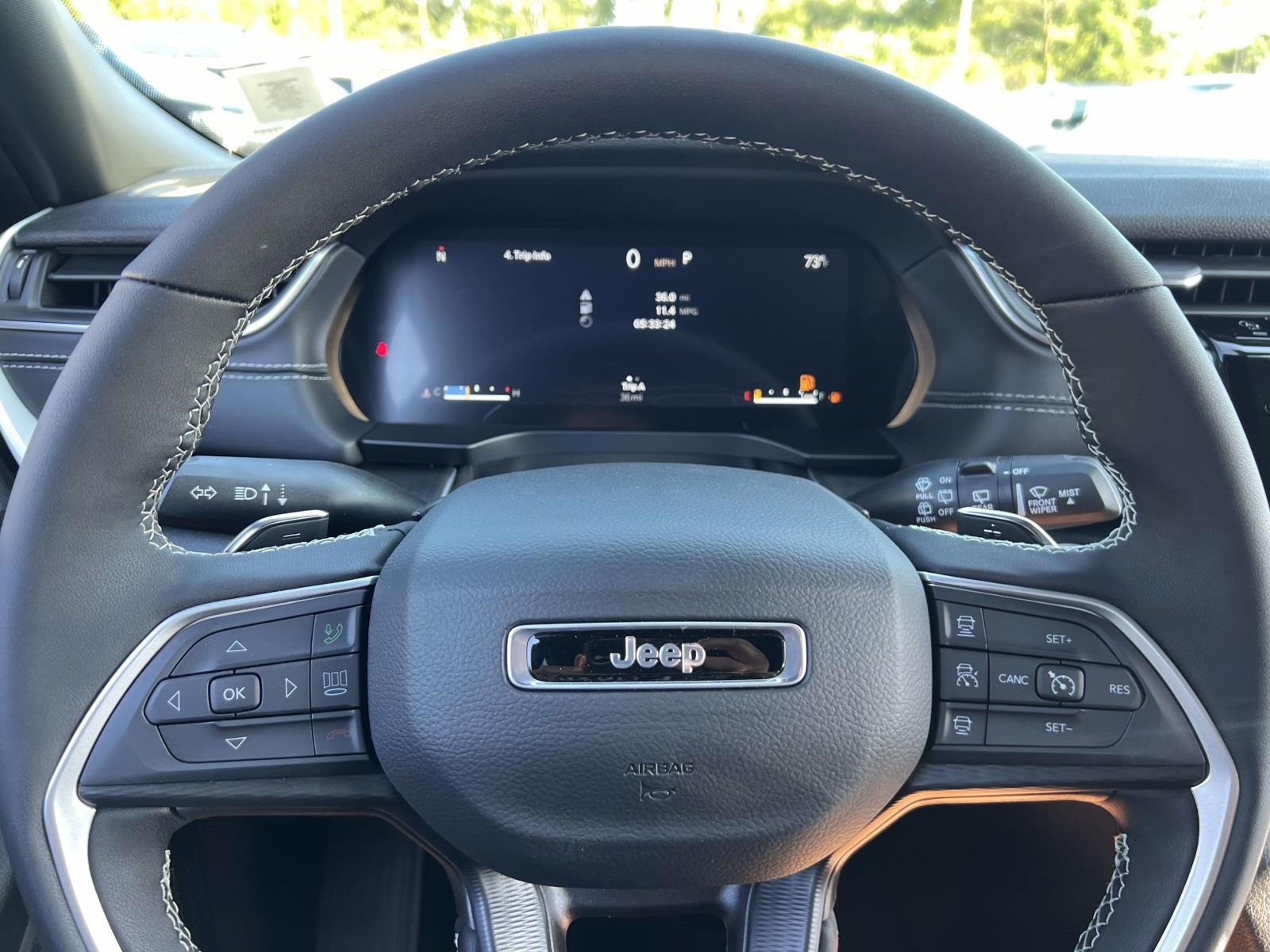 2025 Jeep Grand Cherokee GRAND CHEROKEE LAREDO X 4X4