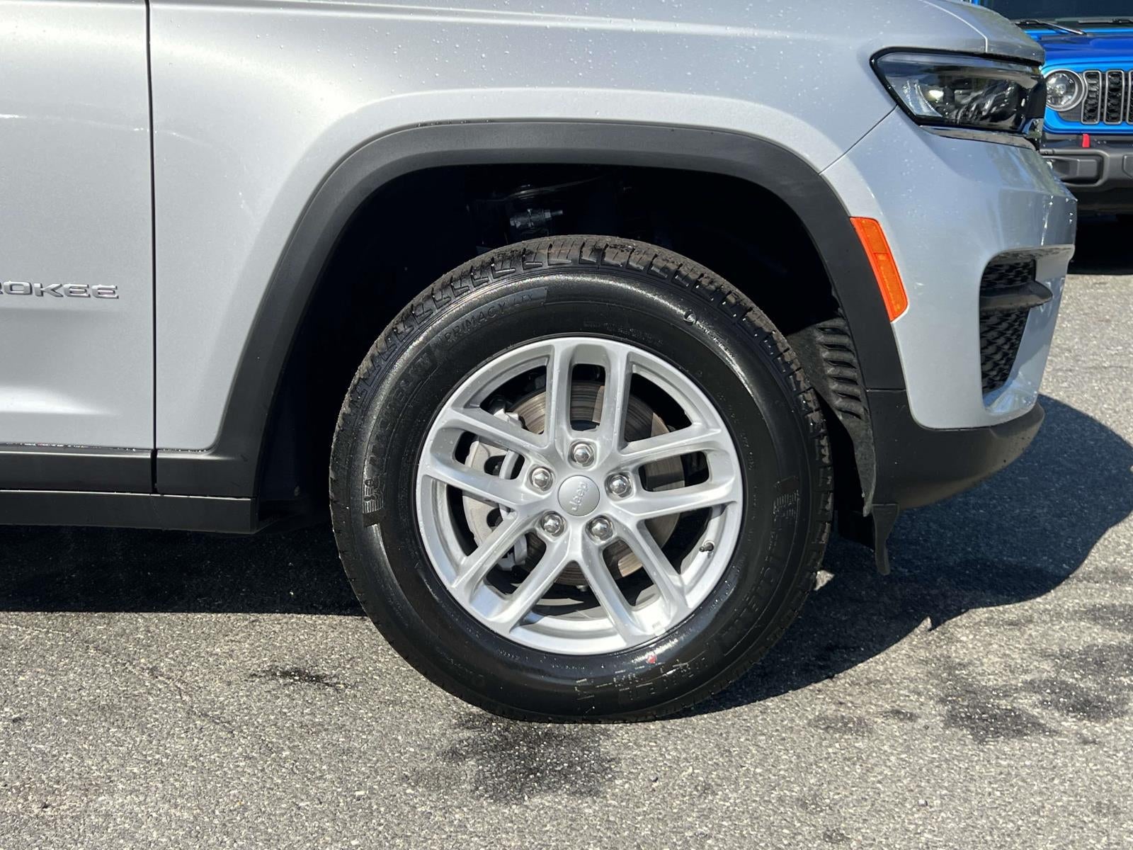 2025 Jeep Grand Cherokee GRAND CHEROKEE LAREDO X 4X4