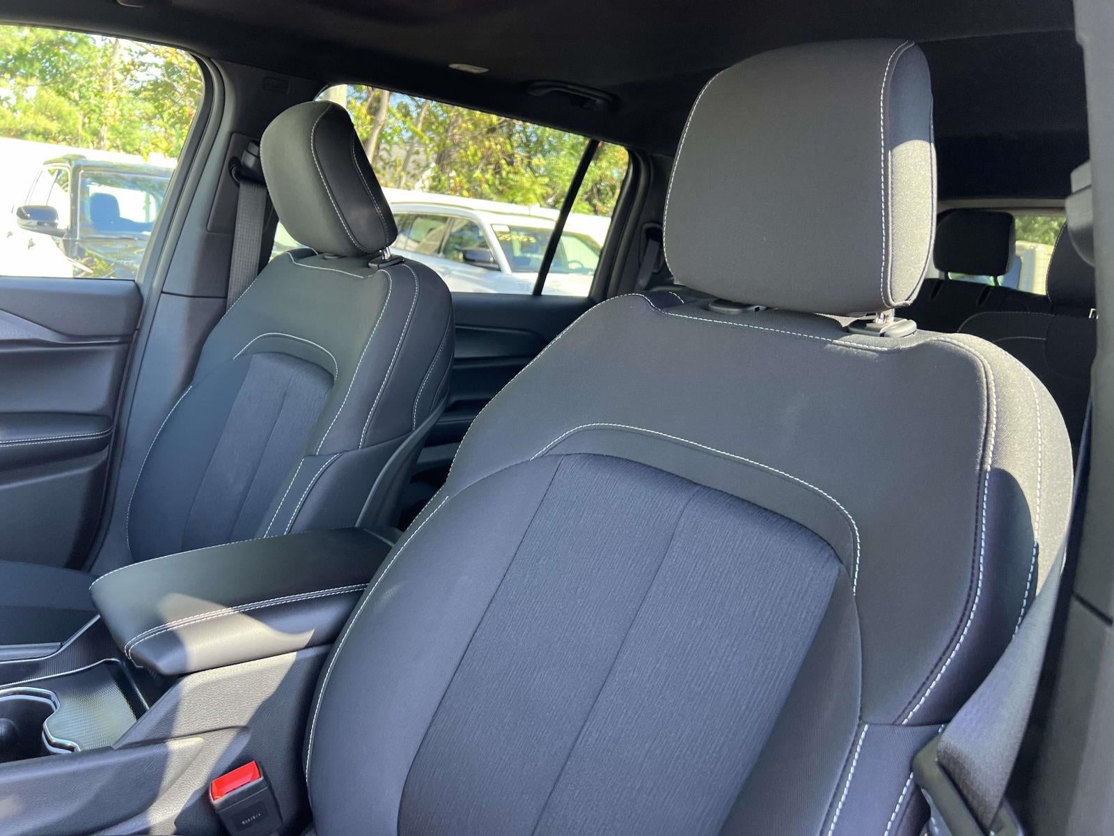 2025 Jeep Grand Cherokee GRAND CHEROKEE L LAREDO X 4X4