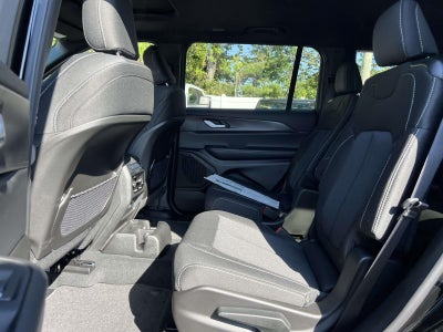 2025 Jeep Grand Cherokee GRAND CHEROKEE L LAREDO X 4X4