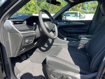 2025 Jeep Grand Cherokee GRAND CHEROKEE L LAREDO X 4X4