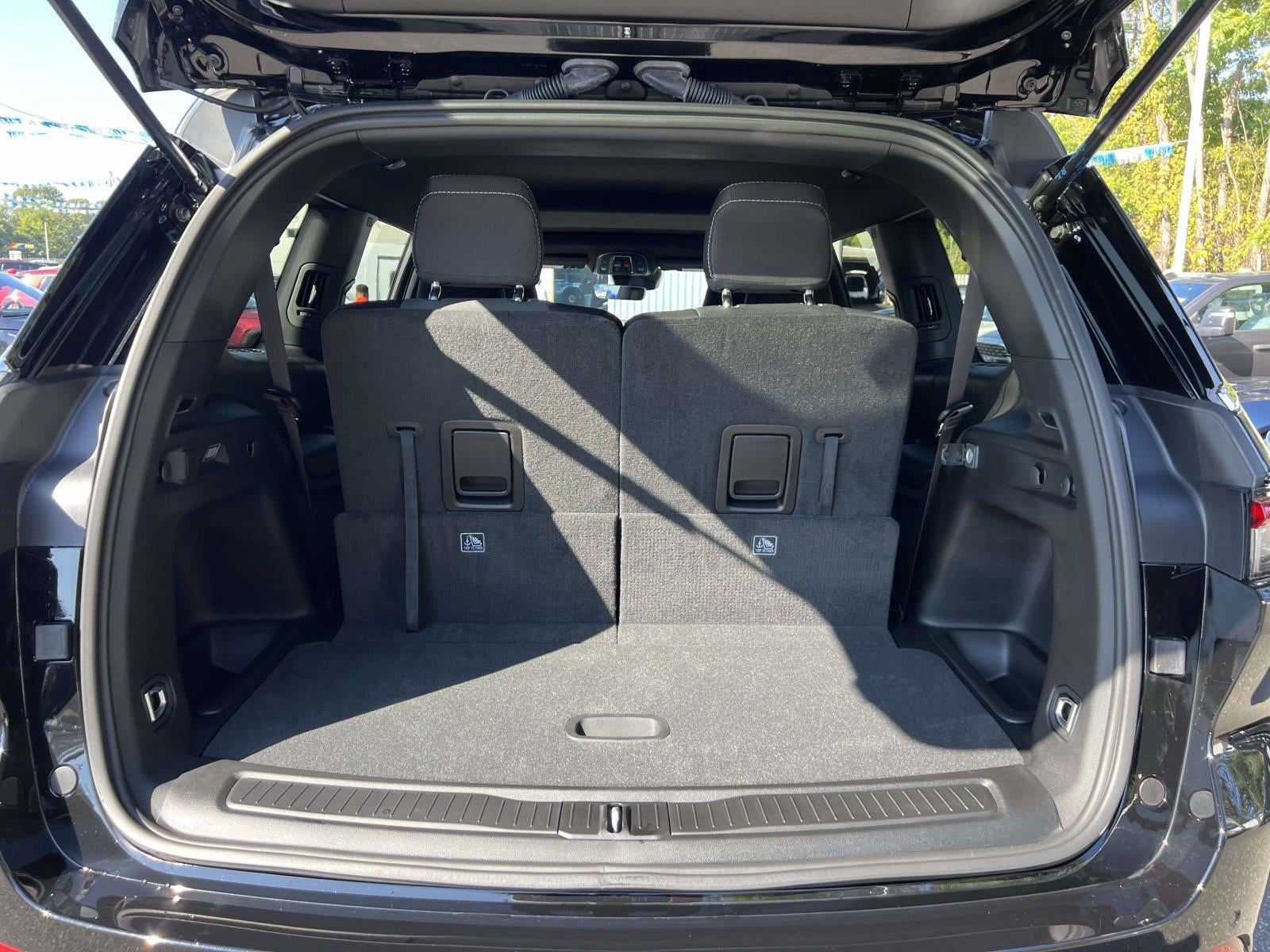 2025 Jeep Grand Cherokee GRAND CHEROKEE L LAREDO X 4X4