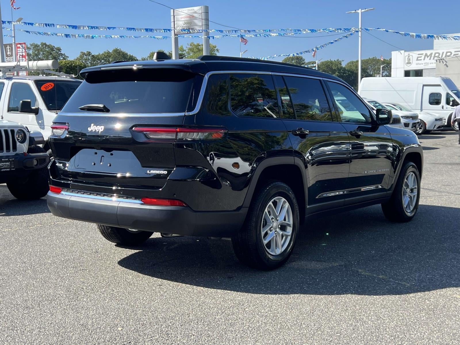 2025 Jeep Grand Cherokee GRAND CHEROKEE L LAREDO X 4X4