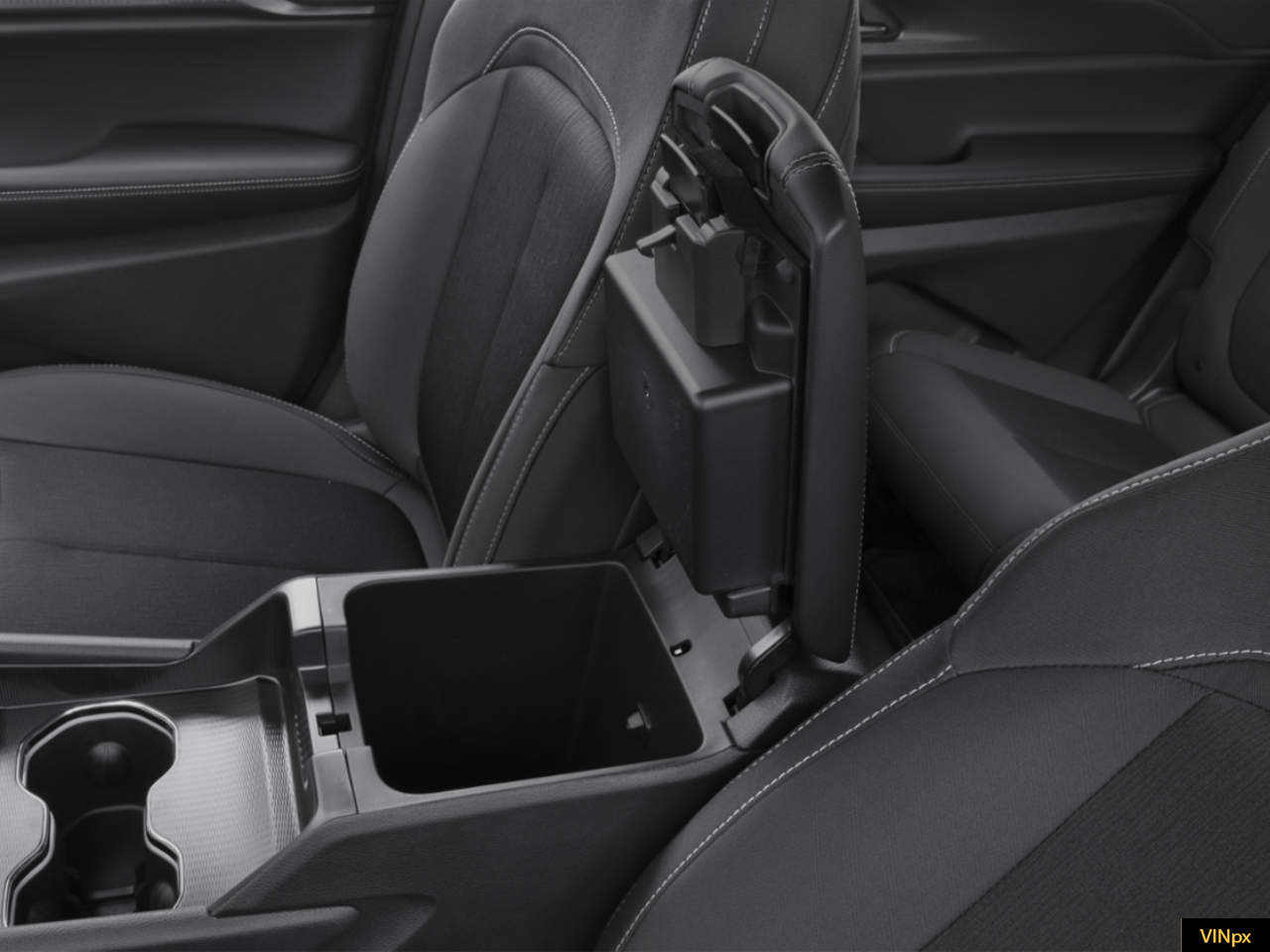 2027 Jeep Grand Cherokee Laredo Altitude