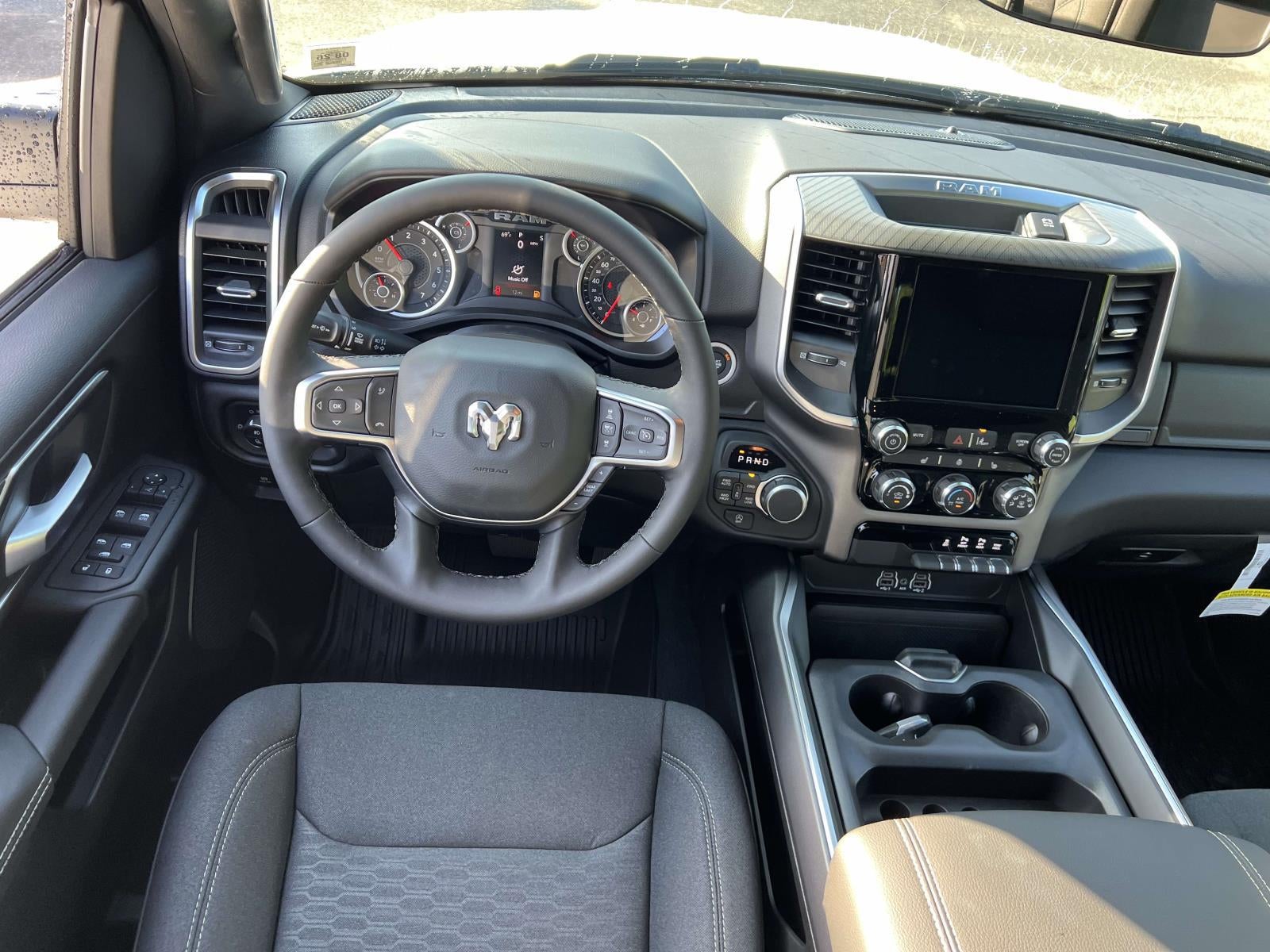 2025 RAM Ram 1500 RAM 1500 BIG HORN CREW CAB 4X4 5'7' BOX