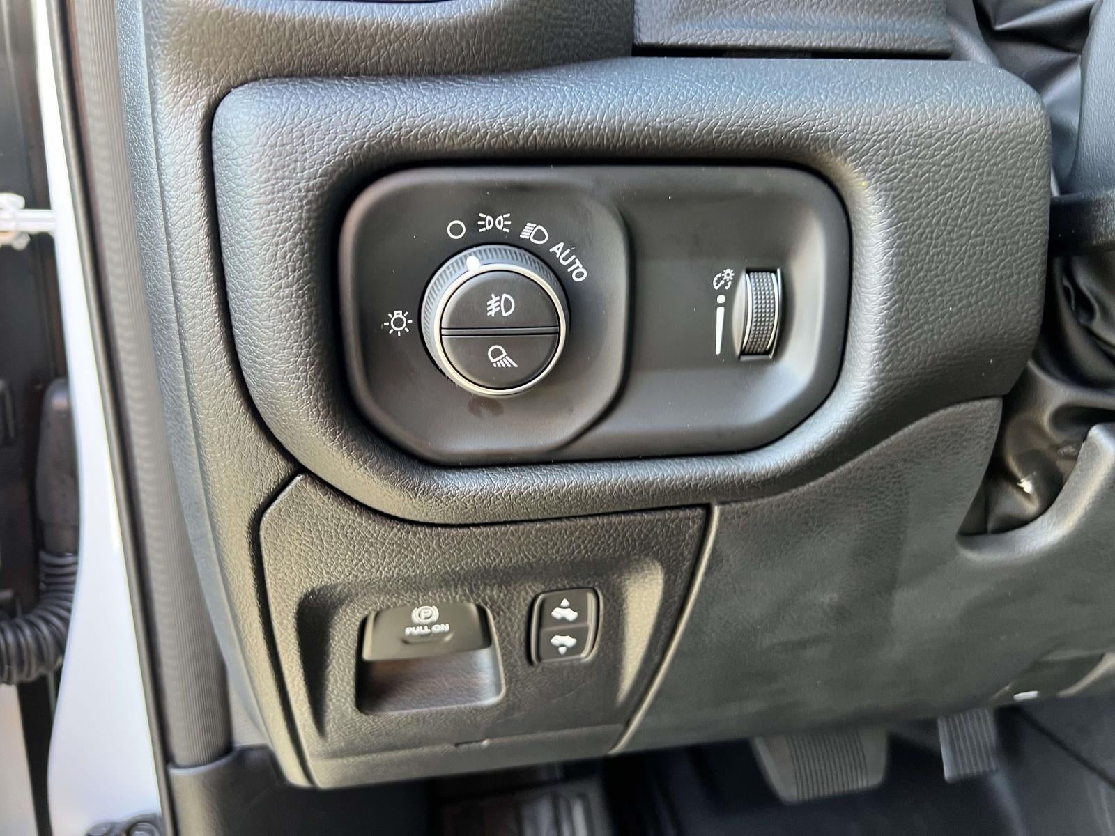 2025 RAM Ram 1500 RAM 1500 BIG HORN CREW CAB 4X4 5'7' BOX