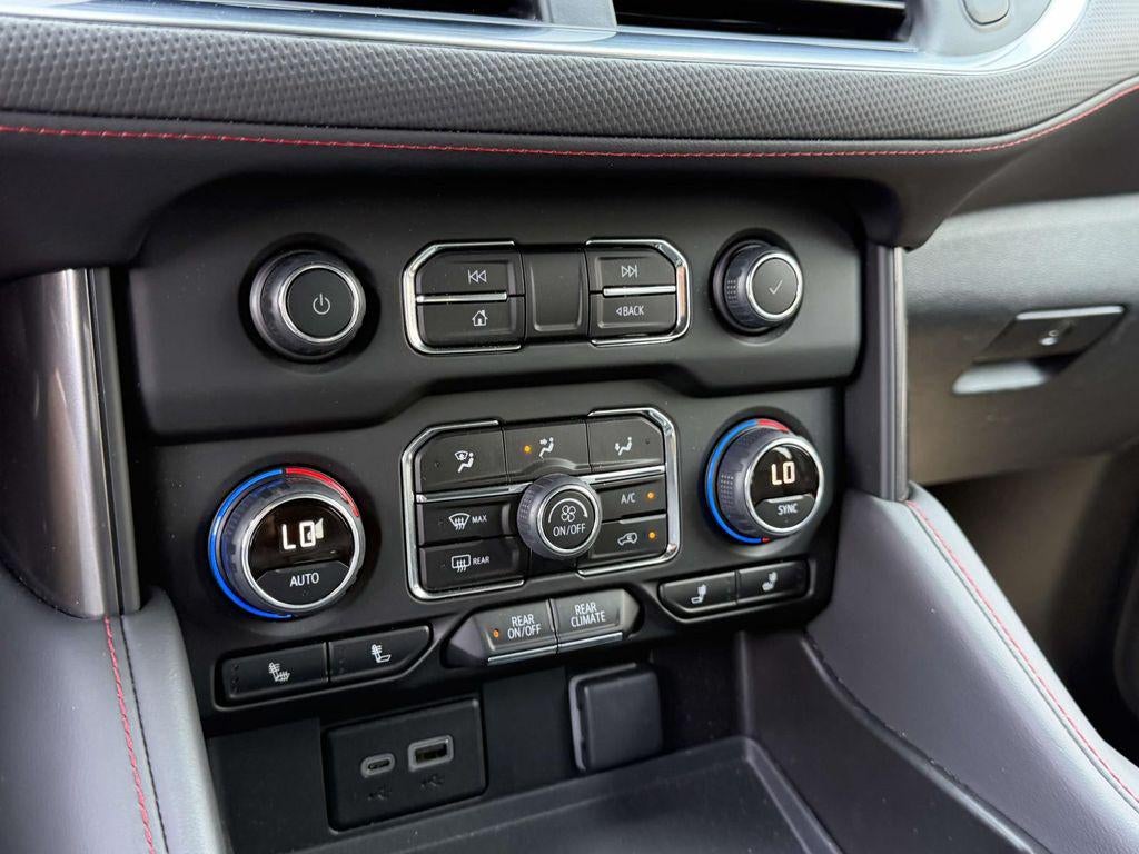 2024 Chevrolet Suburban 4WD RST
