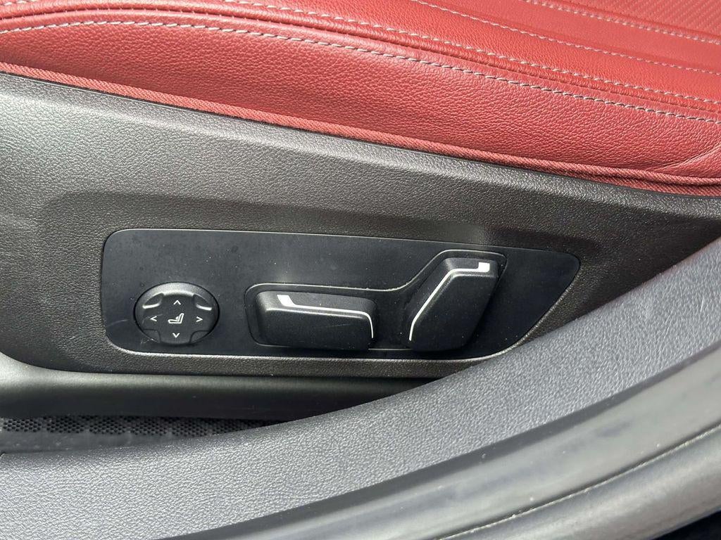 2025 BMW 330i xDrive