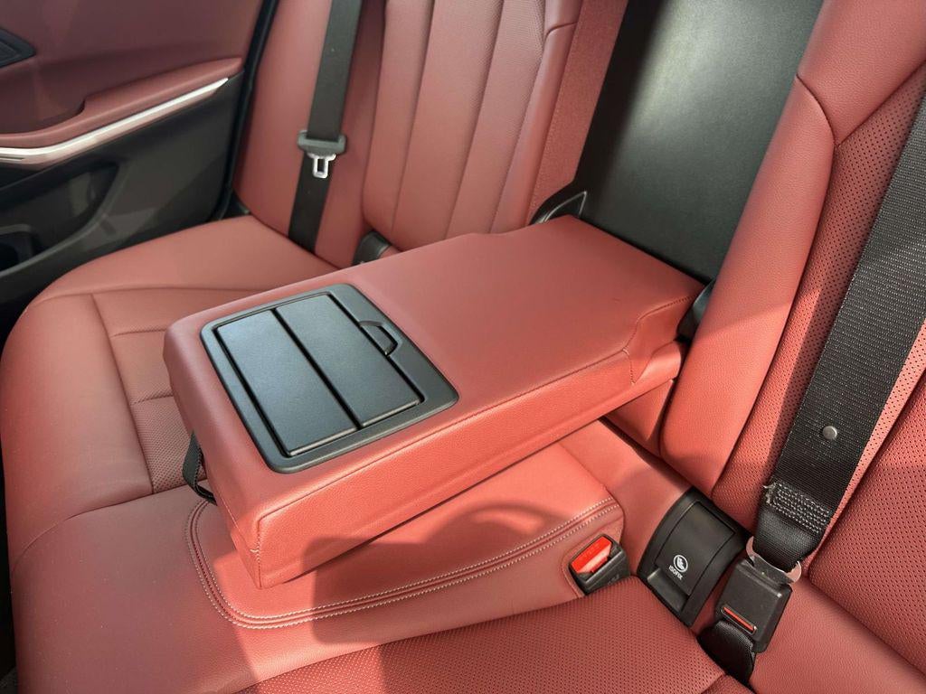 2025 BMW 330i xDrive