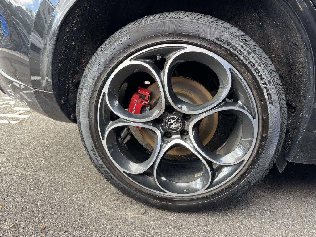2023 Alfa Romeo Stelvio Veloce AWD
